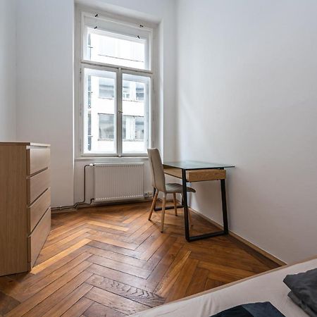 New Town Central Apartment プラハ エクステリア 写真