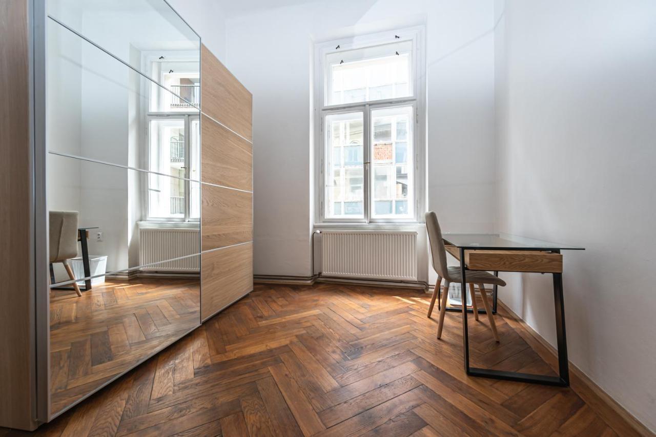 New Town Central Apartment プラハ エクステリア 写真
