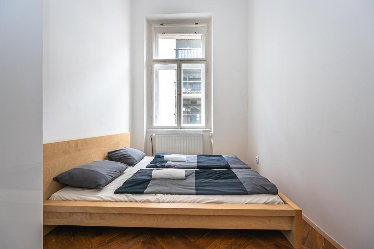 New Town Central Apartment プラハ エクステリア 写真