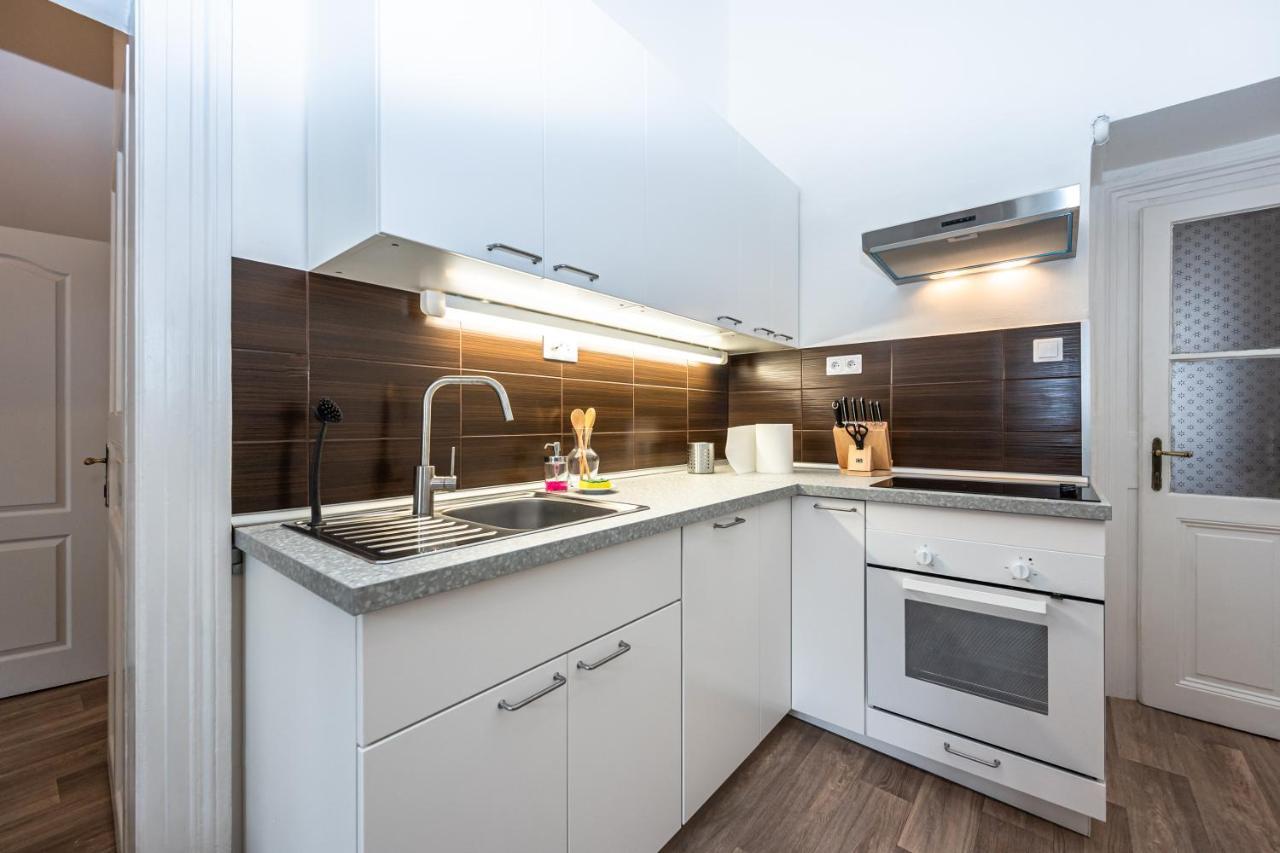 New Town Central Apartment プラハ エクステリア 写真